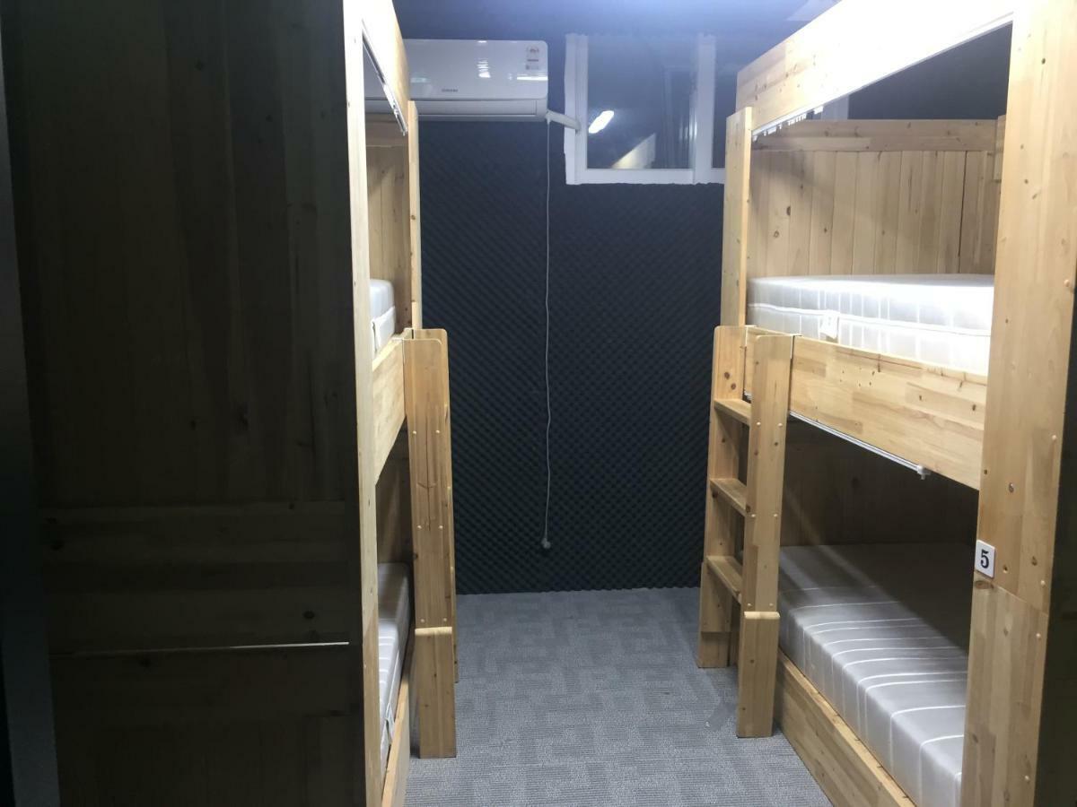 The Core Albergue Seoul Bagian luar foto
